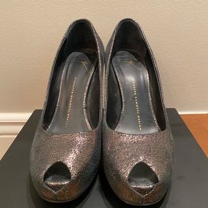 Guiseppe Zanotti heals